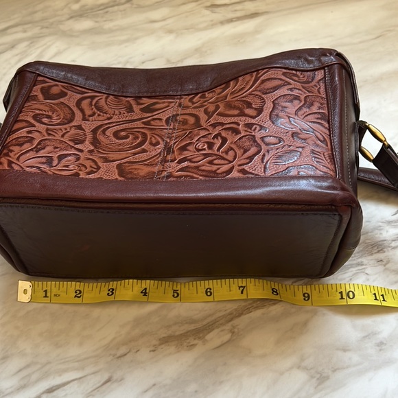 SAS Vintage Embossed Leather Purse - Picture 6 of 8